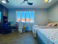 Flora Road (D17), Terrace #465344351